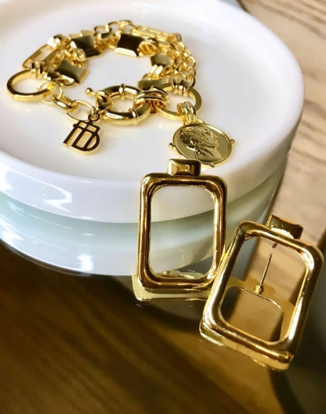 Brinco Amuze Gold - by Mariana Dias
